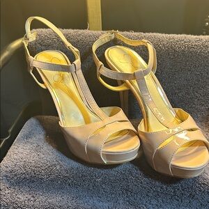 Jessica Simpson Nude Patent Peep-Toe Heels